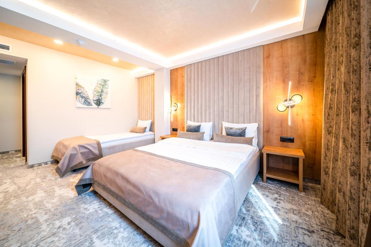 Hotel Rk Ghimbav Exterior photo
