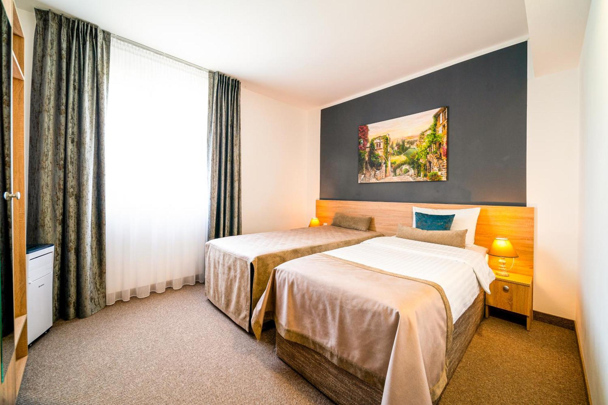 Hotel Rk Ghimbav Exterior photo